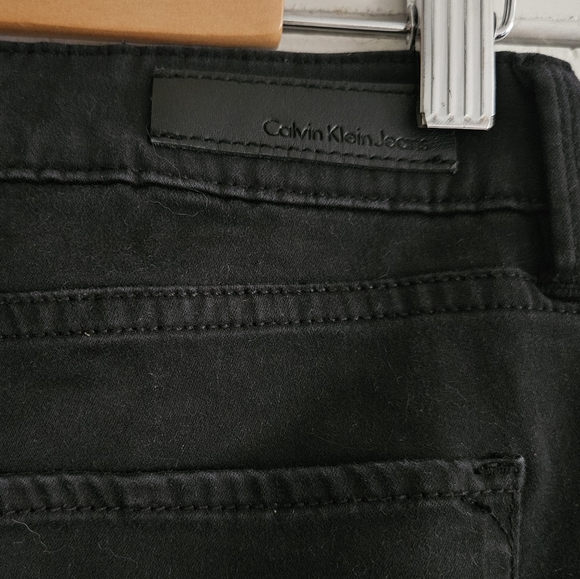 Calvin Klein Women's Black Straight Slim Casual Slacks Size 2 - Picture 5 of 5
